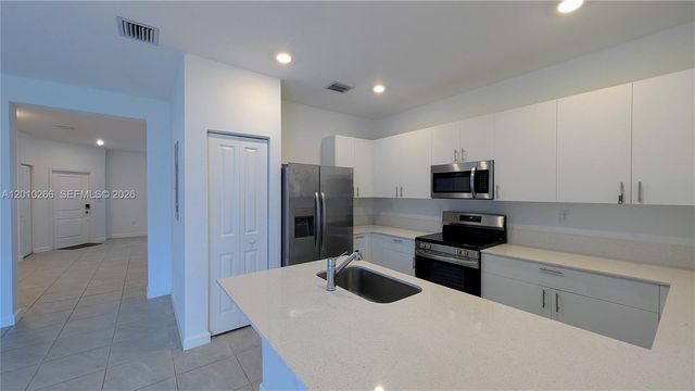 2628 SE 28 DR, Homestead, FL 33035
