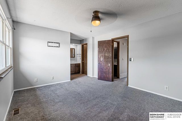 9023 Gary Circle, Omaha, NE 68138