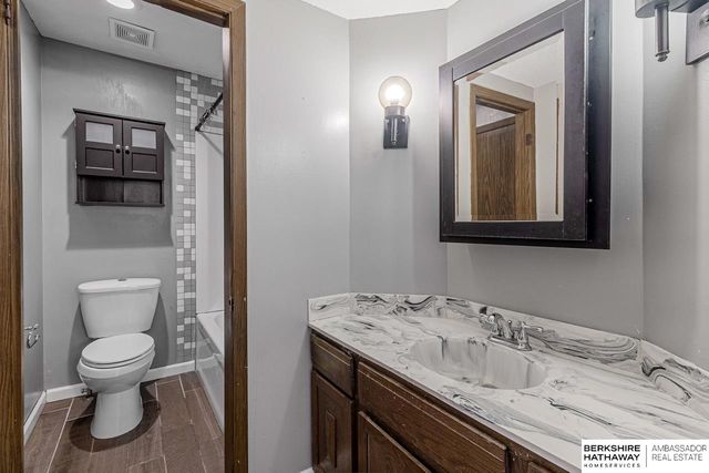 9023 Gary Circle, Omaha, NE 68138