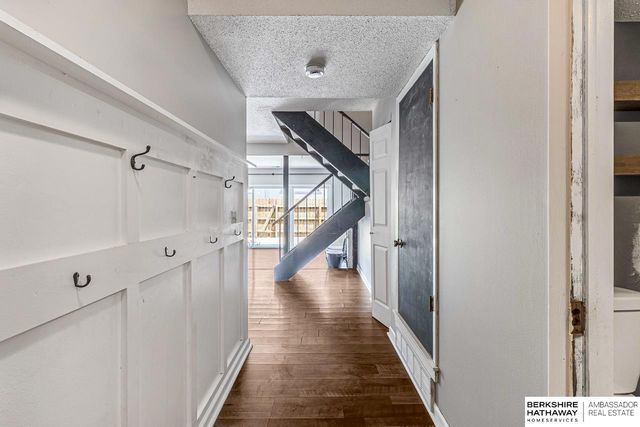 9023 Gary Circle, Omaha, NE 68138