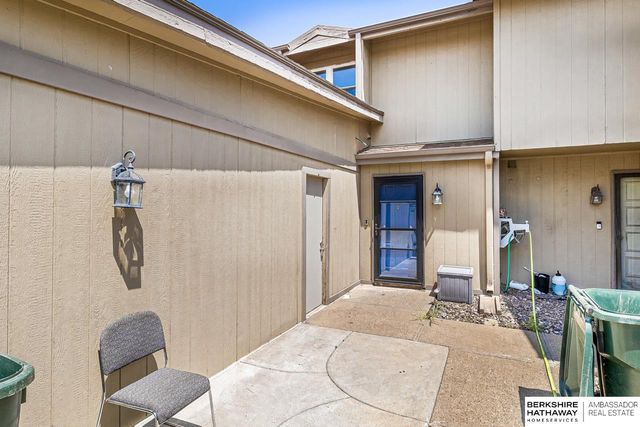 9023 Gary Circle, Omaha, NE 68138