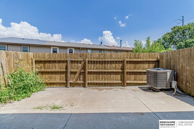9023 Gary Circle, Omaha, NE 68138