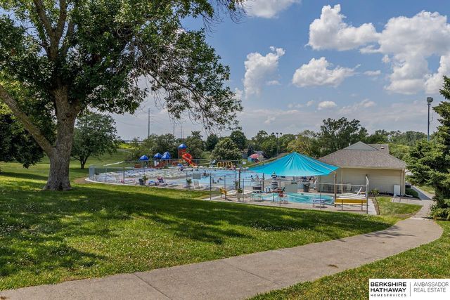 9023 Gary Circle, Omaha, NE 68138