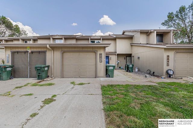 9023 Gary Circle, Omaha, NE 68138