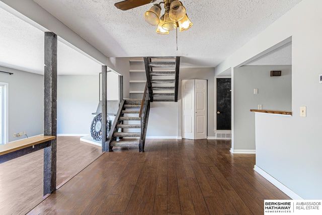9023 Gary Circle, Omaha, NE 68138