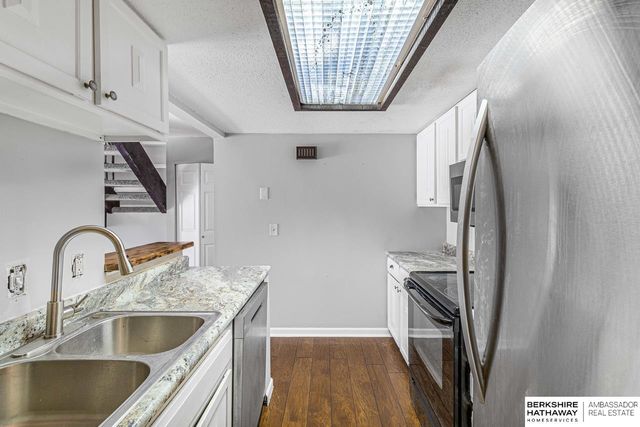 9023 Gary Circle, Omaha, NE 68138