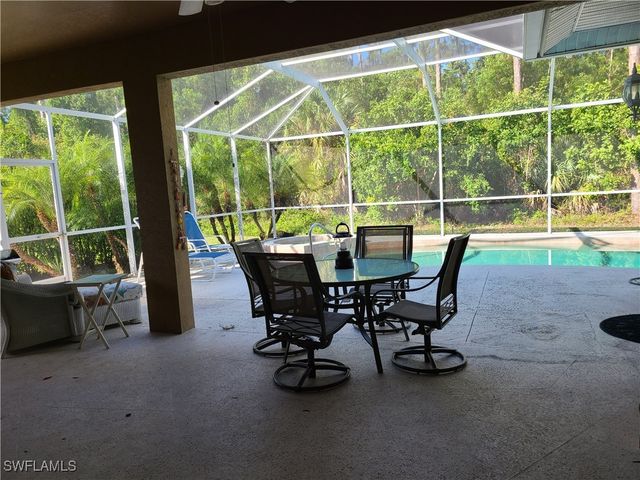 745 Crossfield CIR, Naples, FL 34104