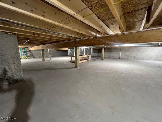 1775 Green Road, Madison, OH 44057