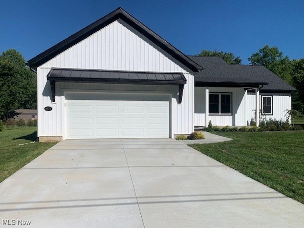 1775 Green Road, Madison, OH 44057