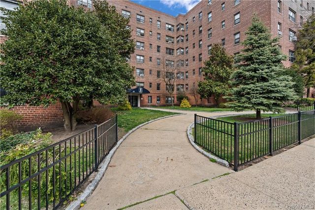 33 William Street 5K, Fleetwood, NY 10552