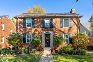 352 Mckinley Avenue, Grosse Pointe Farms, MI 48236