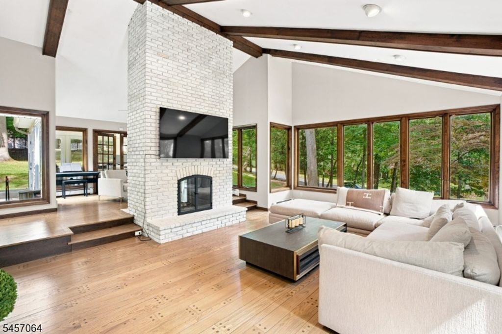 7 Sleepy Hollow Rd, Upper Saddle River Boro, NJ 07458 — exterior