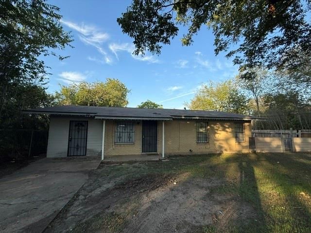 308 E Lola DR, Austin, TX 78753
