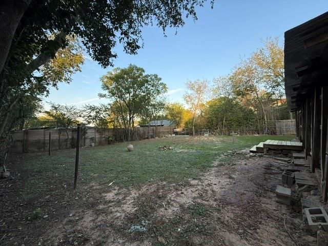 308 E Lola DR, Austin, TX 78753
