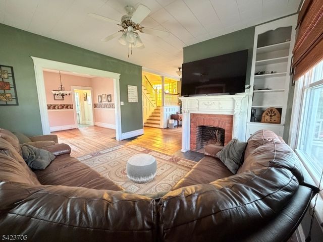 28 W Union Ave, Bound Brook Boro, NJ 08805