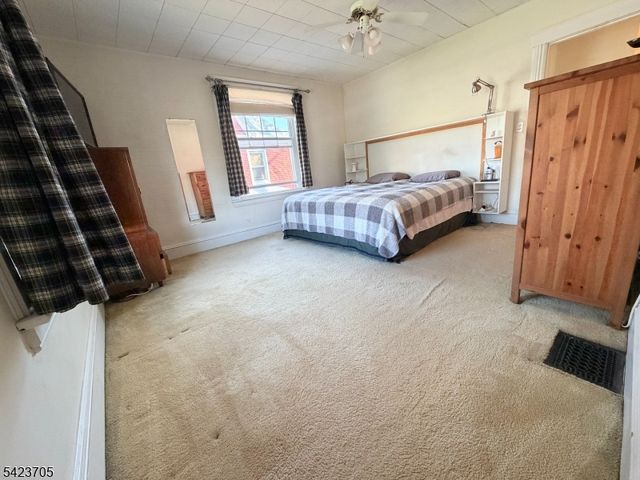 28 W Union Ave, Bound Brook Boro, NJ 08805