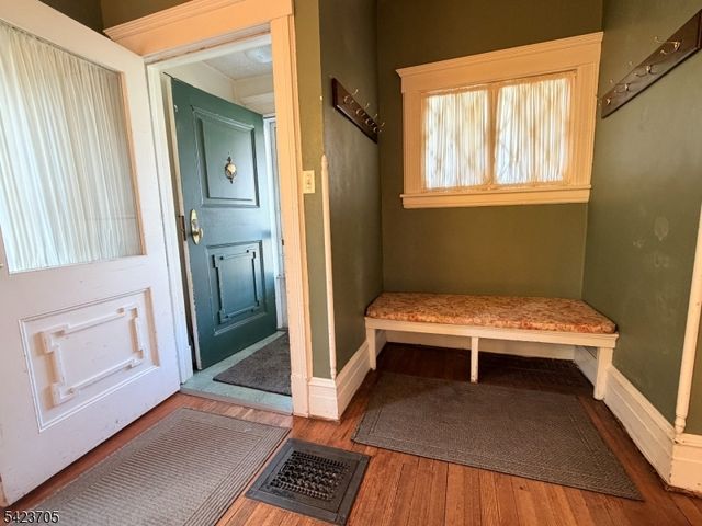 28 W Union Ave, Bound Brook Boro, NJ 08805