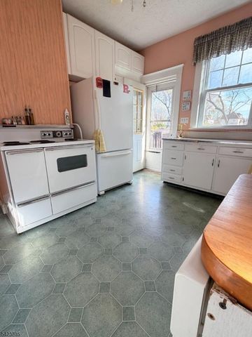 28 W Union Ave, Bound Brook Boro, NJ 08805