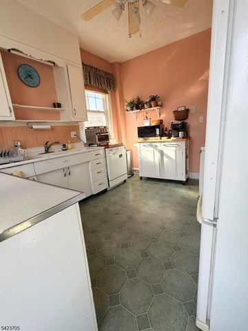 28 W Union Ave, Bound Brook Boro, NJ 08805