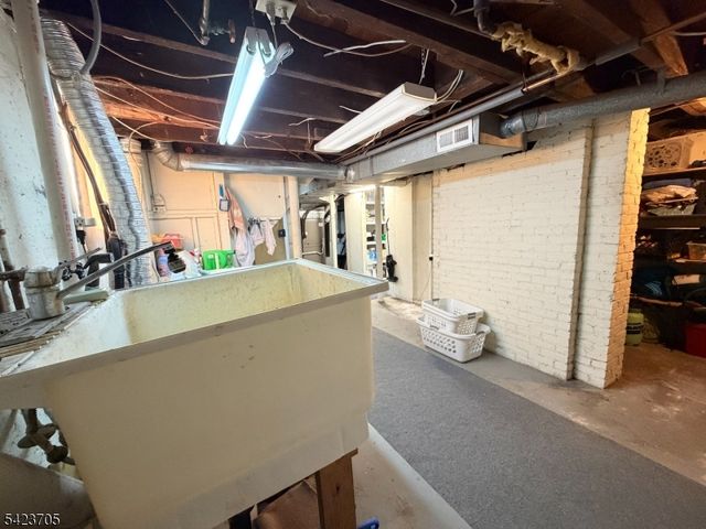 28 W Union Ave, Bound Brook Boro, NJ 08805