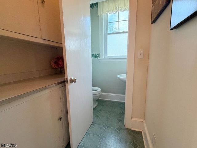 28 W Union Ave, Bound Brook Boro, NJ 08805