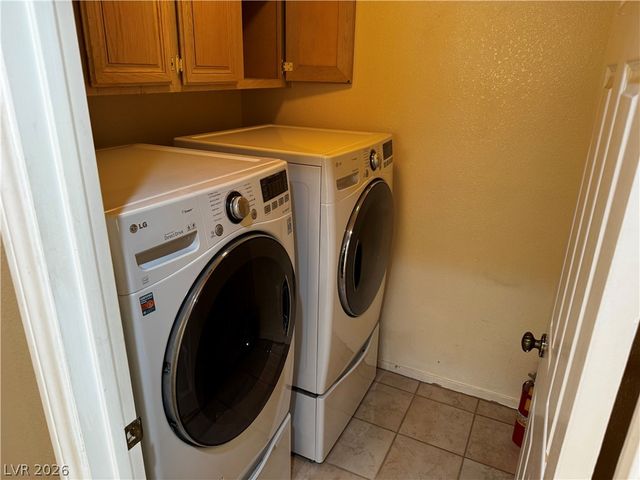 8248 Dolphin Bay Court, Las Vegas, NV 89128