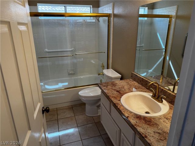 8248 Dolphin Bay Court, Las Vegas, NV 89128