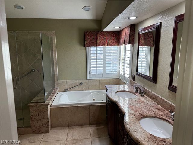 8248 Dolphin Bay Court, Las Vegas, NV 89128
