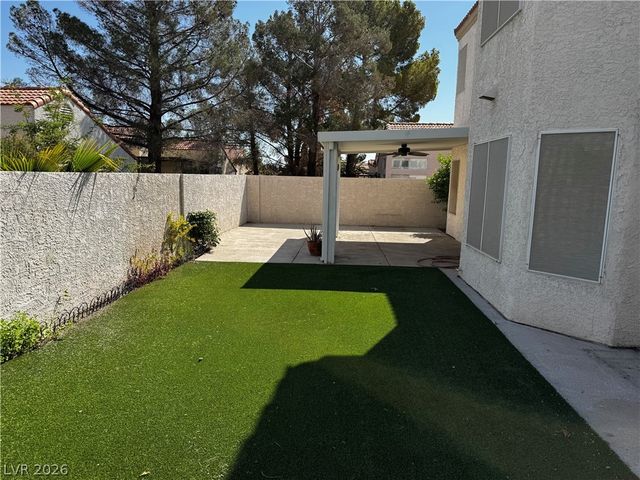 8248 Dolphin Bay Court, Las Vegas, NV 89128