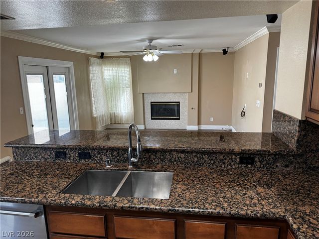 8248 Dolphin Bay Court, Las Vegas, NV 89128