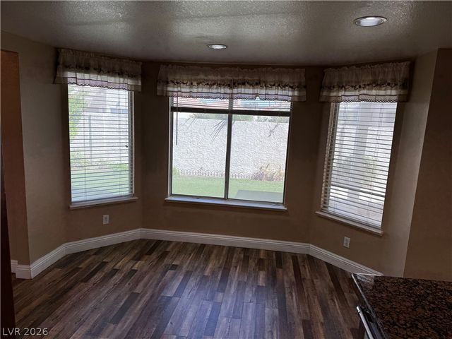 8248 Dolphin Bay Court, Las Vegas, NV 89128