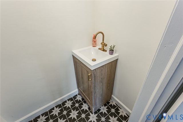 401 Caroline St, Ashland, VA 23005
