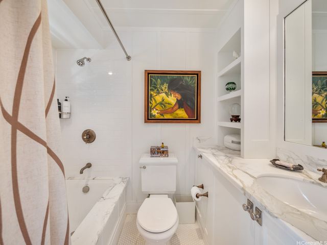 1586 Mokulua Drive, Kailua, HI 96734