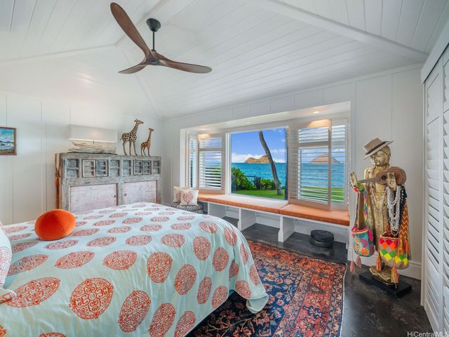 1586 Mokulua Drive, Kailua, HI 96734