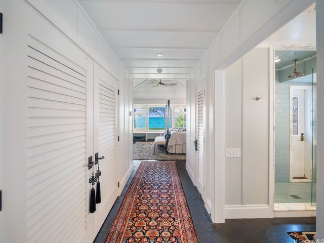 1586 Mokulua Drive, Kailua, HI 96734