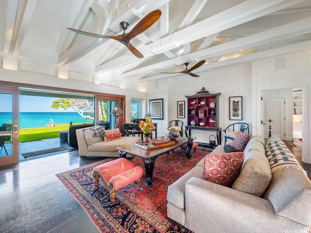 1586 Mokulua Drive, Kailua, HI 96734