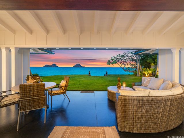 1586 Mokulua Drive, Kailua, HI 96734