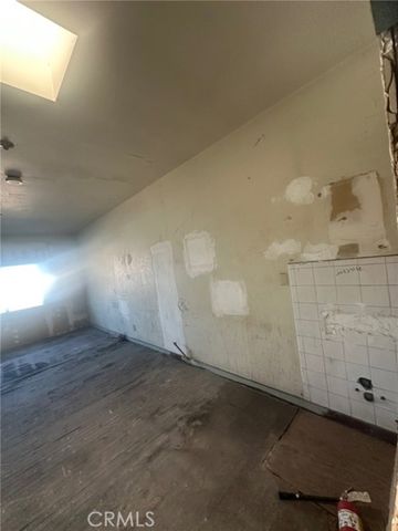 208 W Anaheim, Long Beach, CA 90813