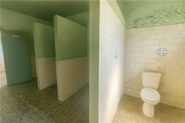 208 W Anaheim, Long Beach, CA 90813