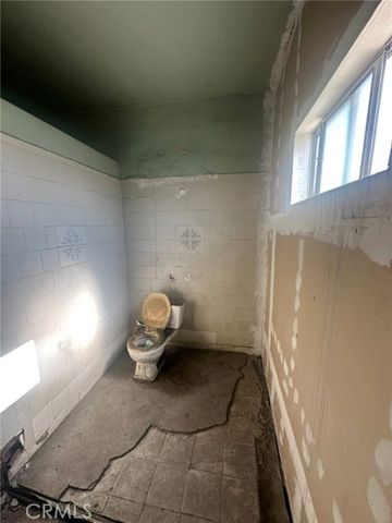 208 W Anaheim, Long Beach, CA 90813