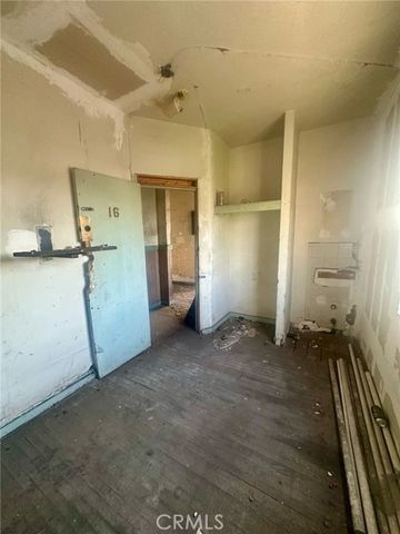 208 W Anaheim, Long Beach, CA 90813