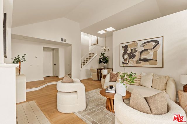 5729 Canterbury Drive, Culver City, CA 90230