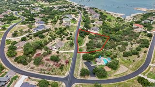 378 Oak Shores Dr, Canyon Lake, TX 78133