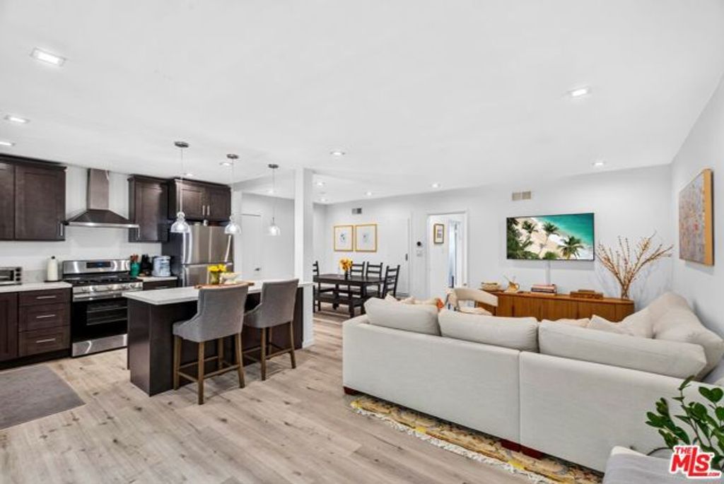 11670 W Sunset Boulevard 217, Los Angeles, CA 90049