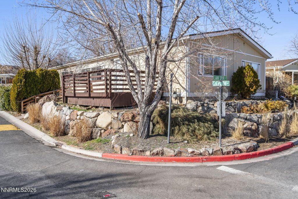 Image 2 of property listing at 2701 Larkspur Street, Reno, NV 89512