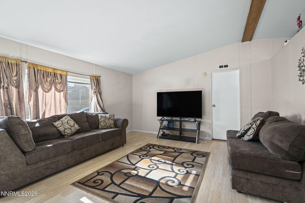 Image 6 of property listing at 2701 Larkspur Street, Reno, NV 89512