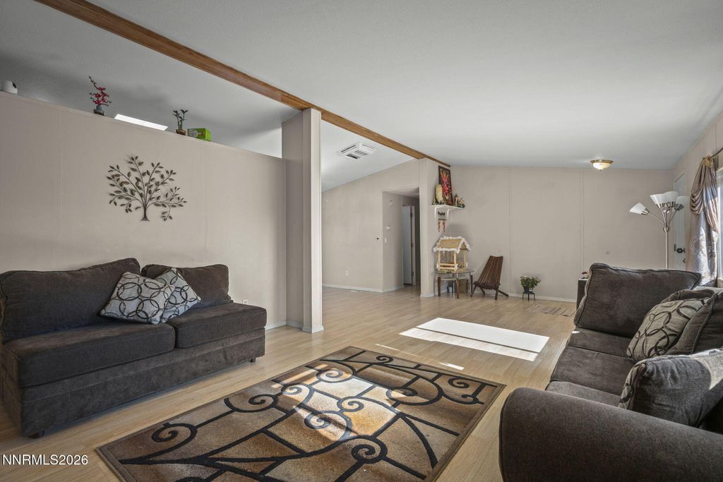 Image 7 of property listing at 2701 Larkspur Street, Reno, NV 89512