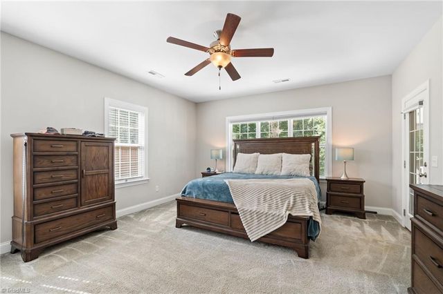 405 Meadowfield Run, Clemmons, NC 27012