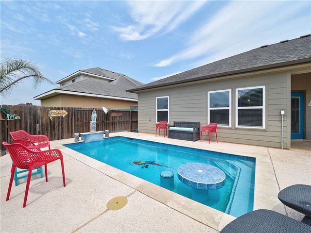 15109 Dasmarinas Dr, Corpus Christi, TX 78418