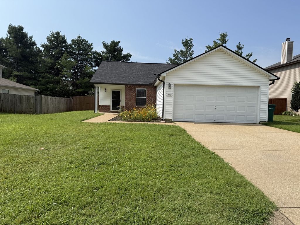 2663 Sutherland Dr, Thompsons Station, TN 37179
